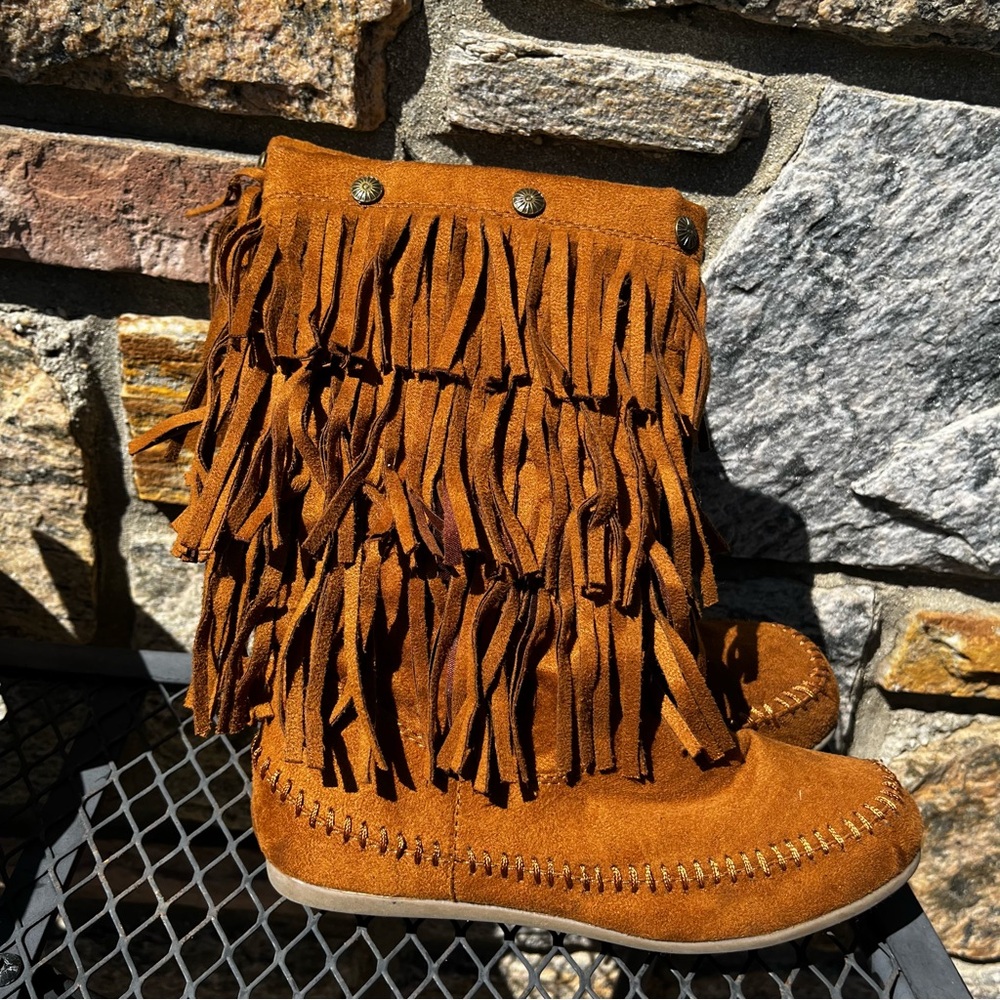 Fringe cowgirl moccasin boots